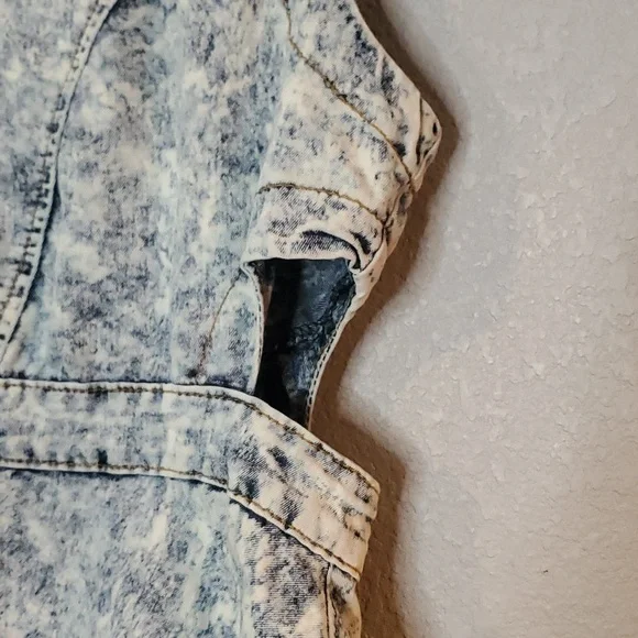 Roma Studio Medium Wash Denim Dress - Picture 4 of 8